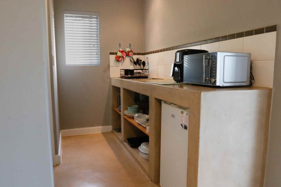 To Let 1 Bedroom Property for Rent in Vlottenburg Western Cape
